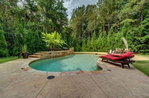 75 Highlands Forest Ln, Oxford, GA 30054-3046