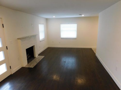 2716 Avon St, Dallas TX  75211-2305 exterior