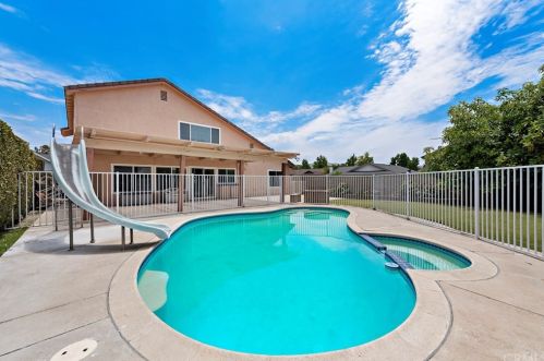 7301 Paseo Laredo, Anaheim CA  92808-1053 exterior