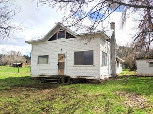 60331 Leopard Dr, Cove, OR 97824-8104