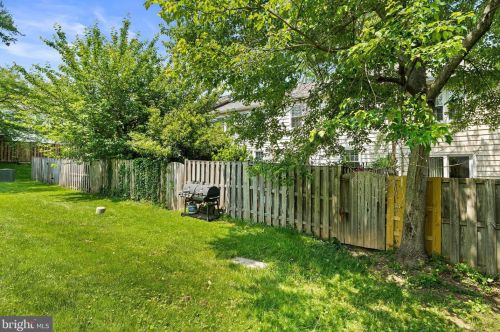 5454 Lighthouse Ln, Springfield VA  22015-1934 exterior
