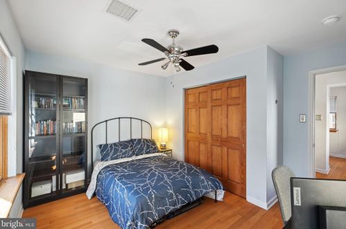 812 12 St, Philadelphia PA 19147-2624 exterior