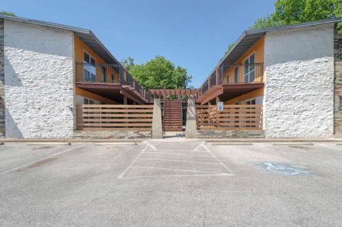 1917 Barge St, Austin, TX 78745-4901
