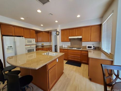9464 Calico Trl, Riverside CA  92508-6836 exterior