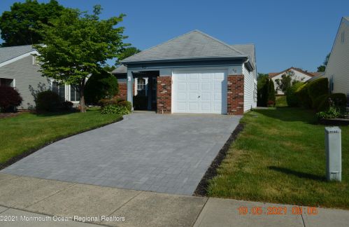 46 Red Hill Rd, Lakehurst, NJ 08759-6622