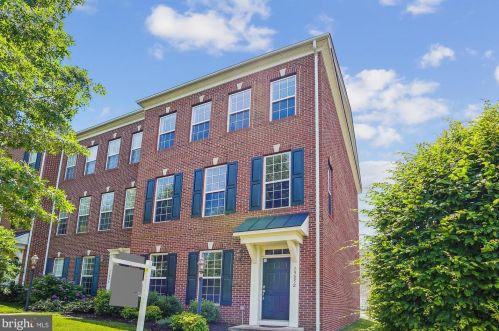 15852 Mackenzie Manor Dr, Haymarket, VA 20169-4947