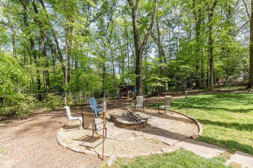 2664 Margaret Mitchell Dr, Atlanta GA  30327-1844 exterior