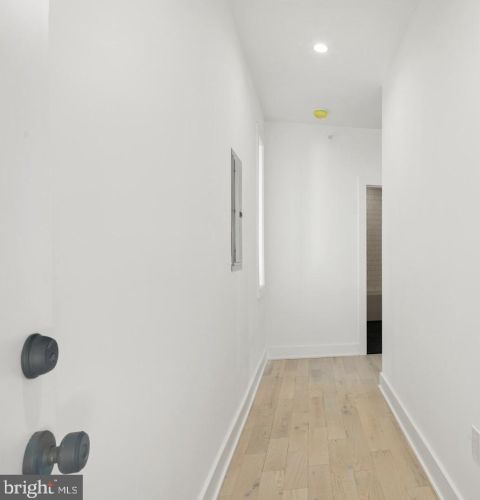 2109 Iseminger St, Philadelphia, PA 19148-2920