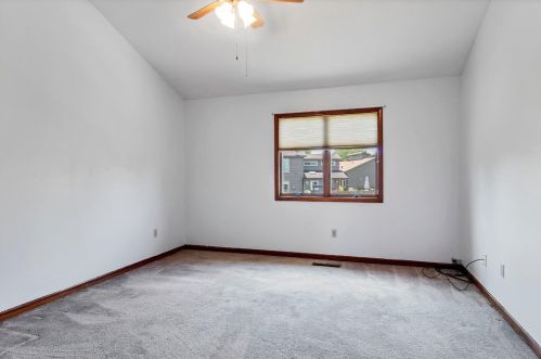 1815 Springvale Dr, Crown Point IN  46307-1083 exterior