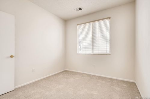 19494 58 Pl, Denver CO 80019-2027 exterior