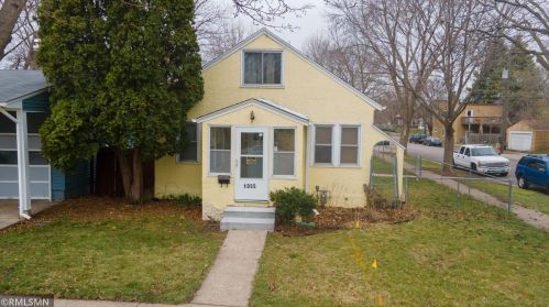 1055 Farrington St, Saint Paul, MN 55117-5120