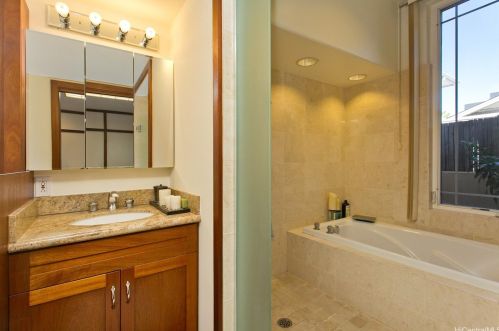 4347 Pahoa Ave, Honolulu HI  96816-5450 exterior