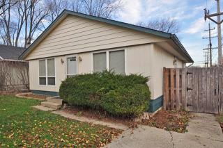 1919 Galilee Ave, Beach Park, IL 60099-1616