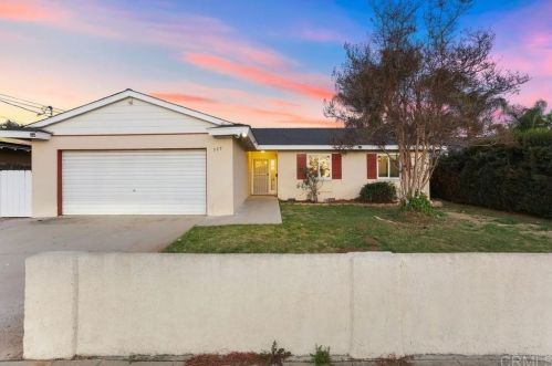 527 Terra Ln, El Cajon, CA 92019-1058