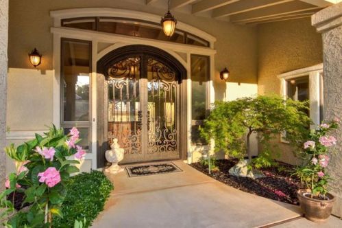 13530 Moss Rock Dr, Auburn, CA 95602-9382