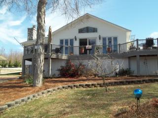 1328 Riverview Rd, Lexington, NC 27292-1743