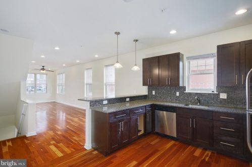 825 16 St, Philadelphia PA  19140-4911 exterior