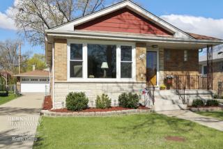 8450 Olcott Ave, Niles, IL 60714-2008