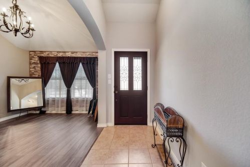 9004 Sundance Trl, Aubrey, TX 76227-2315