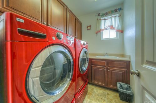 9380 Dauchy Ave, Riverside CA  92508-9213 exterior