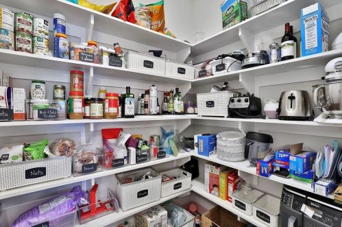 3573 Brookleigh Ln, Atlanta GA  30319-2219 exterior