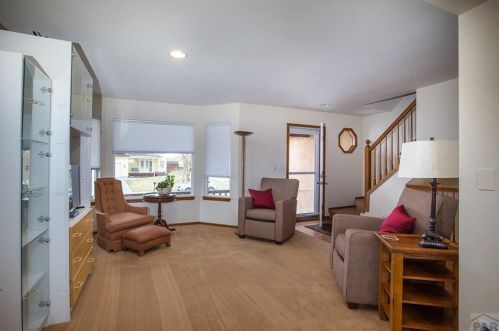 16 Altadena Dr, Pueblo, CO 81005-2900