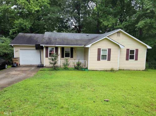 185 Adrian Dr, Stockbridge GA  30281-3009 exterior