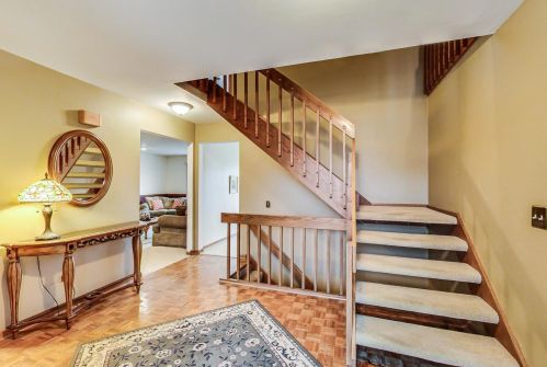 2405 Greshan Ct, Arlington Hts, IL 60004-4362