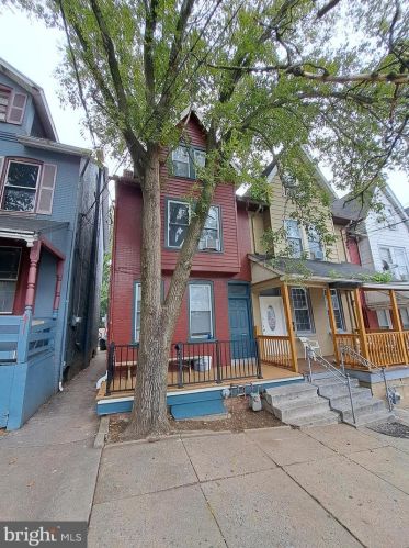 63 Marshall St, Lancaster, PA 17602-3753