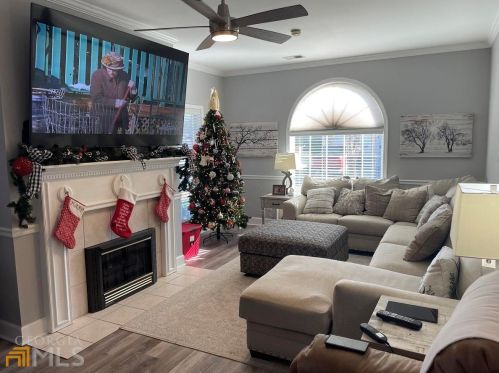 18 Somerset Ct, Hartwell, GA 30643-2112