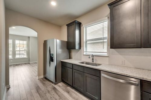 352 Lowery Oaks Trl, Fort Worth, TX 76120-1722