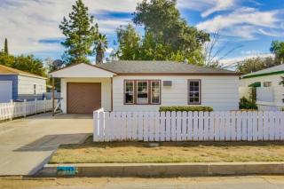 243 11th Ave, Escondido, CA 92025-5113
