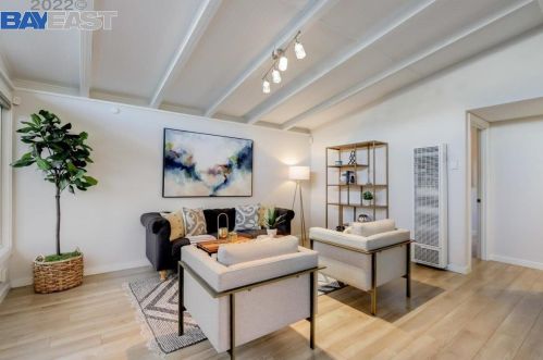 27841 La Porte Ave, Hayward, CA 94545-4746