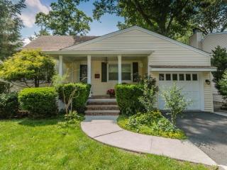 229 Columbia Ave, Cranford, NJ 07016-2055