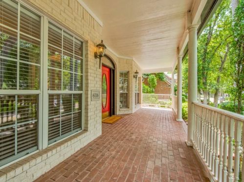 6116 Terrace Oaks Ln, Fort Worth TX  76112-1072 exterior