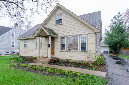 2043 Laura Ln, Des Plaines, IL 60018-4007
