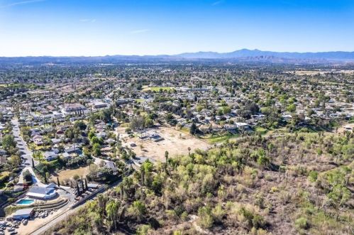5953 Grand Ave, Riverside CA  92504-1369 exterior