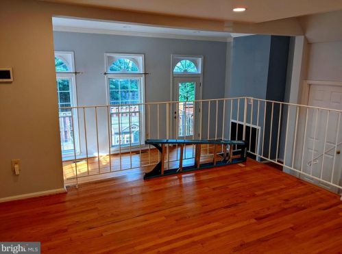 8069 Powderbrook Ln, Springfield VA  22153-2927 exterior