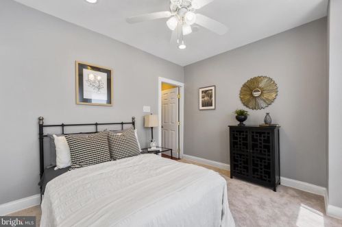 2450 4 St, Philadelphia PA 19148-4713 exterior