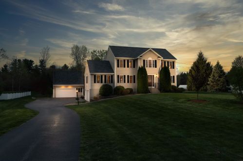 211 Pillsbury Rd, Londonderry, NH 03053-3221