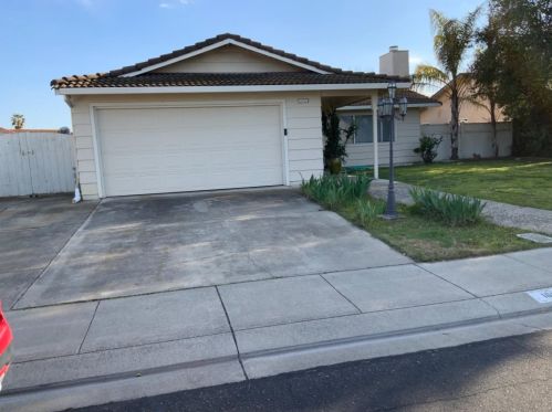 1014 Croyden Way, Manteca, CA 95336-6344
