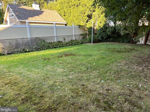 111 Winding Way, Trenton NJ 08620-2625 exterior