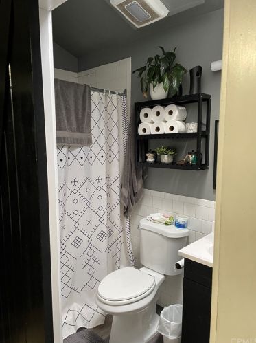 4706 118 St, Hawthorne CA 90250-2130 exterior