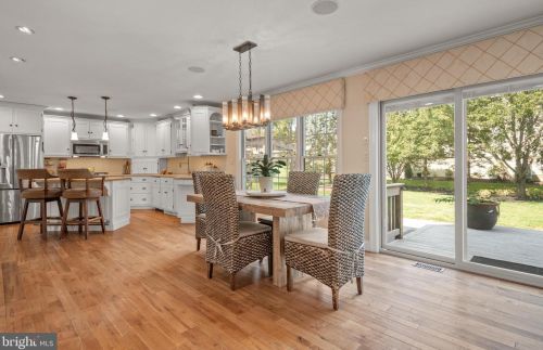 1827 Krystle Dr, Lancaster PA  17602-4149 exterior