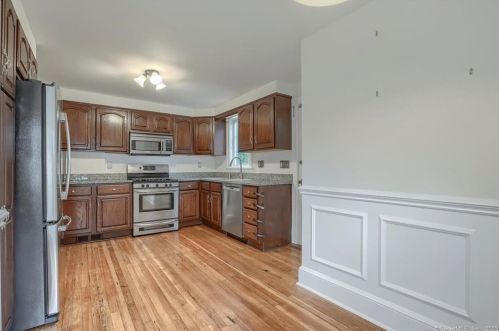 5 Hazel St, Norwalk CT  06851-3016 exterior