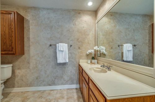 305 Trl Vw Ln, Garland TX  75043-5631 exterior