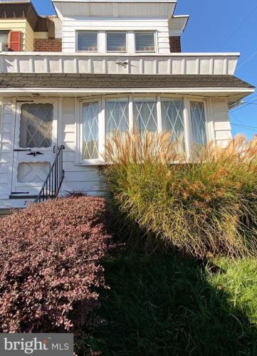 7126 Marsden St, Philadelphia, PA 19135-1223