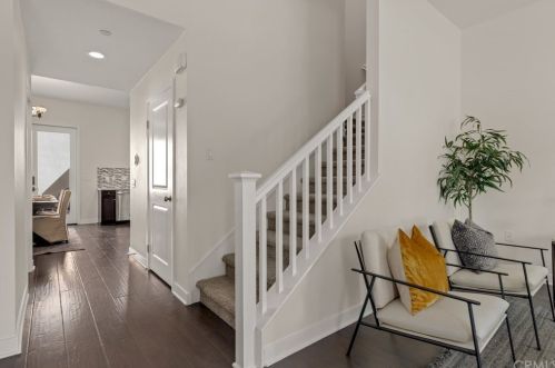 806 Santa Ana Blvd, Santa Ana CA 92701-3962 exterior