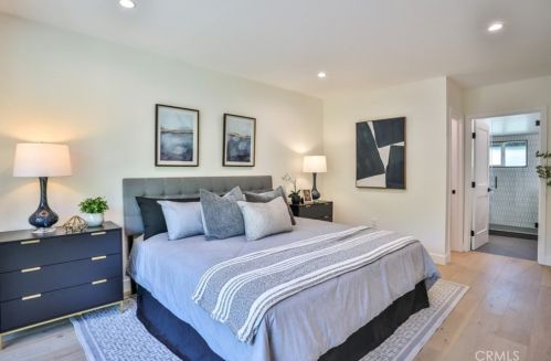 5810 Mammoth Ave, Van Nuys CA  91401-4419 exterior