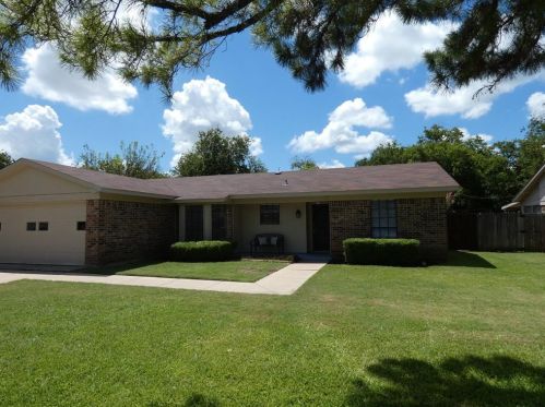 1116 Tobie Layne St, Fort Worth TX  76126-3712 exterior